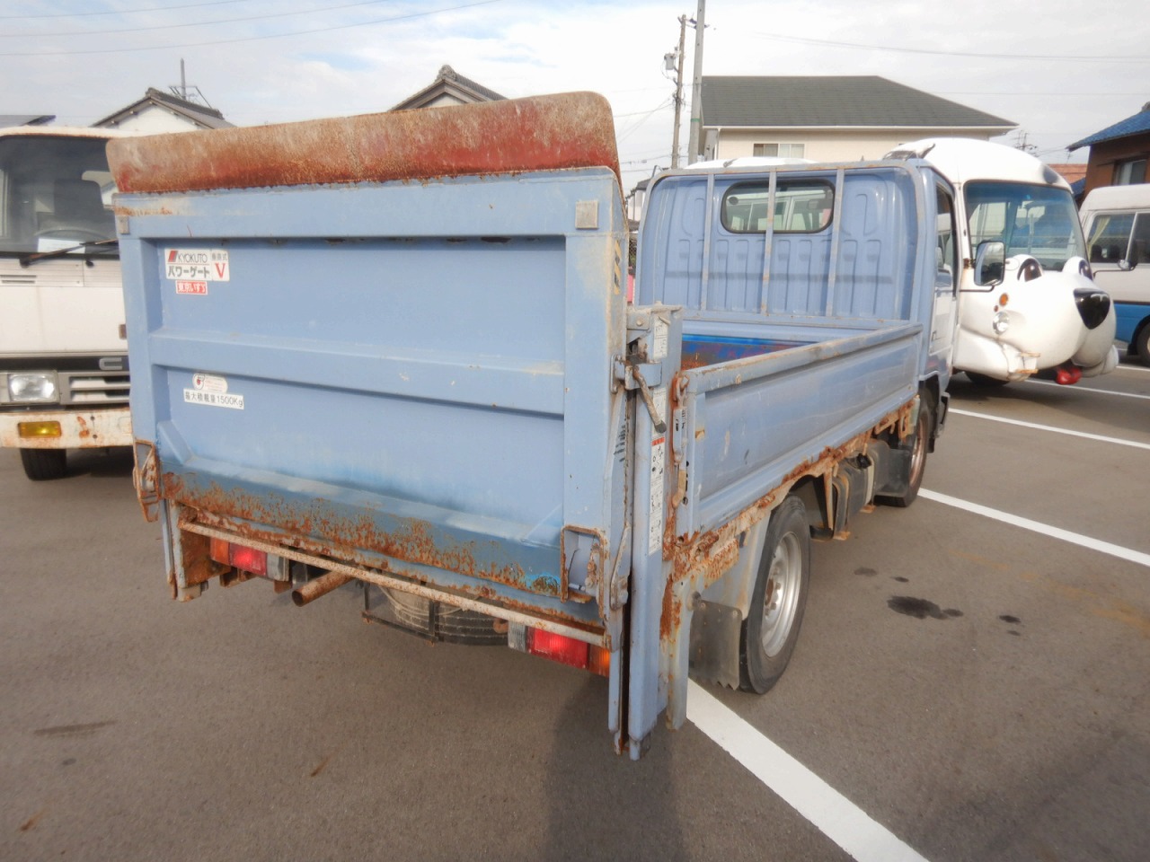 ISUZU Elf Truck