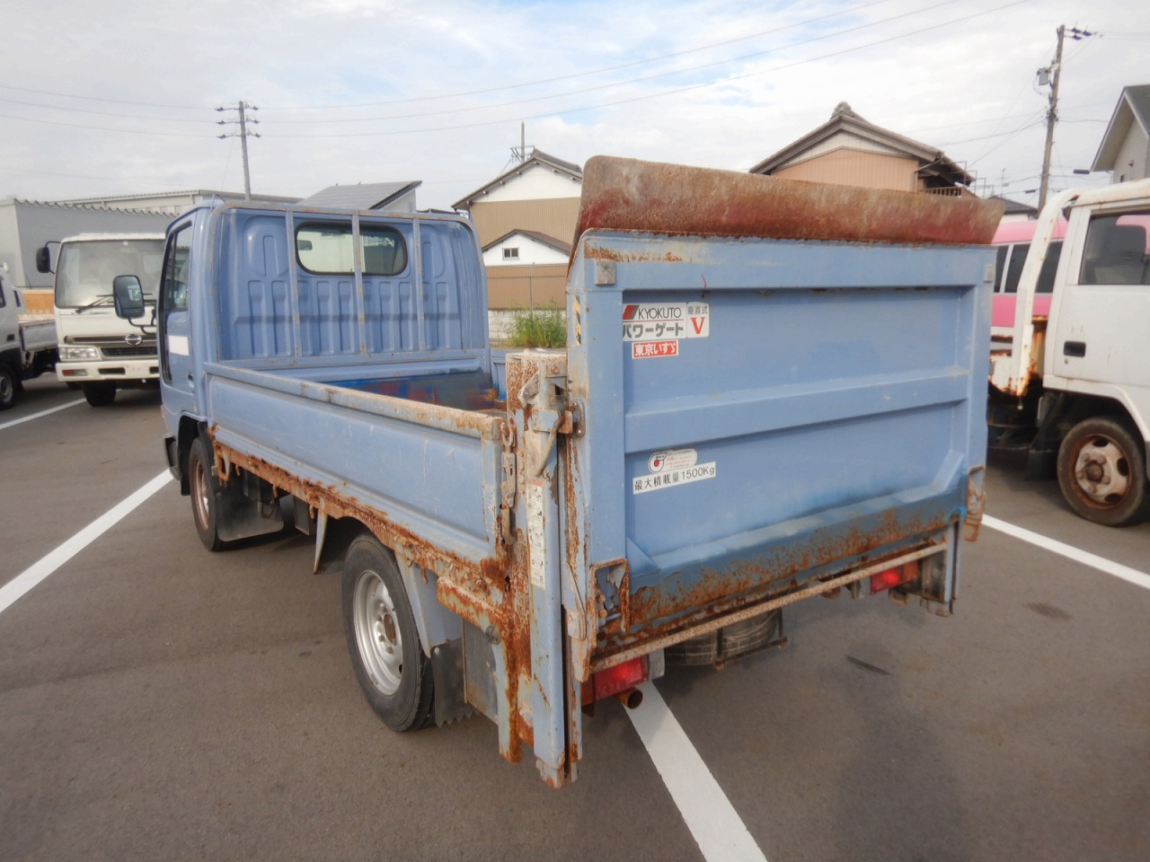 ISUZU Elf Truck