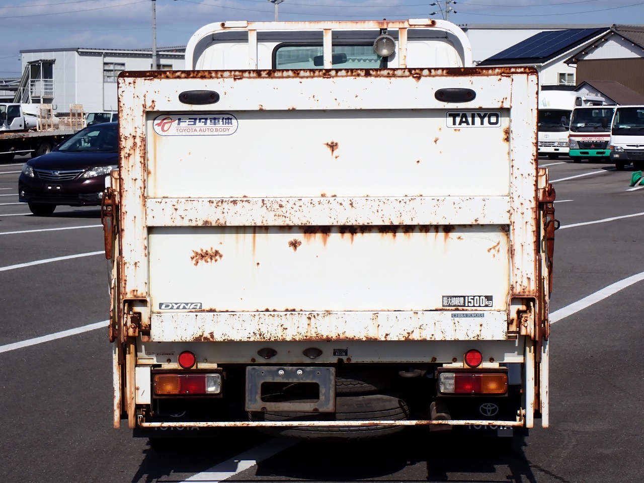 TOYOTA Dyna Truck