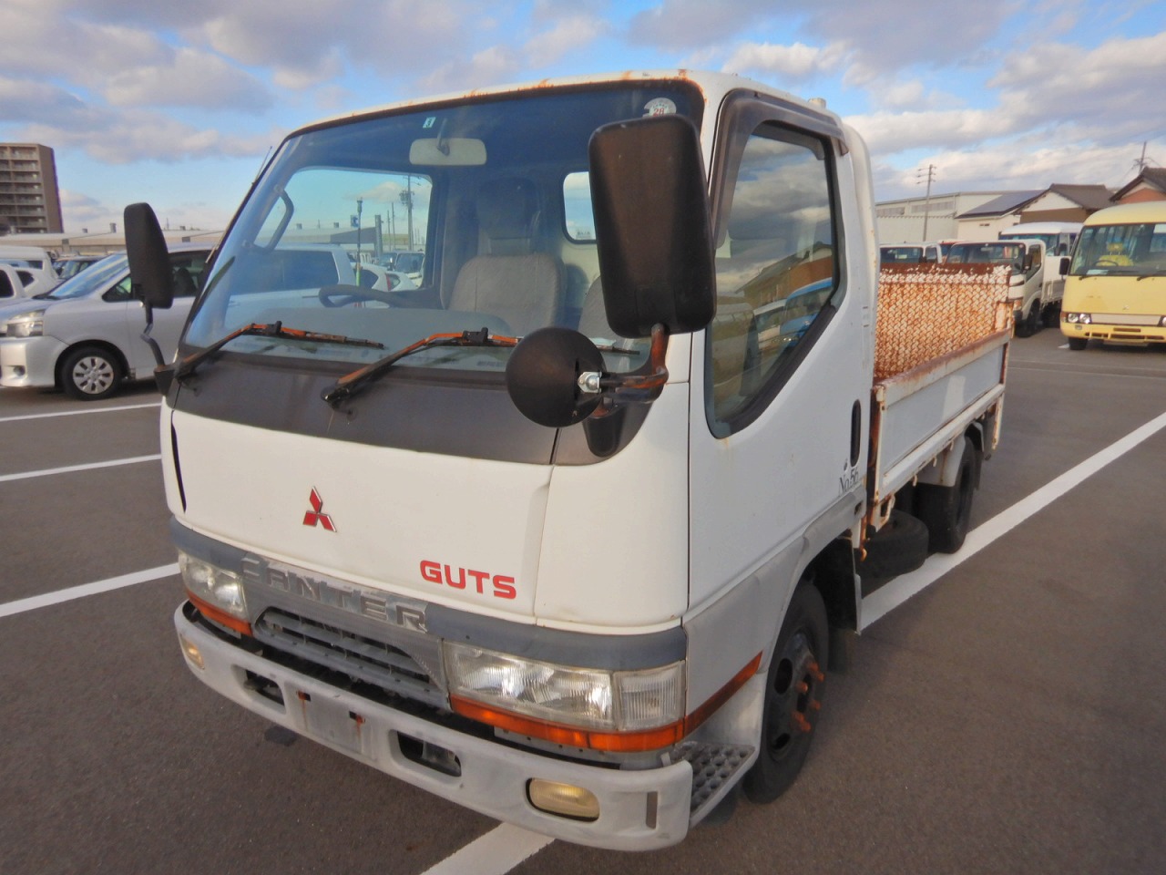 MITSUBISHI Canter