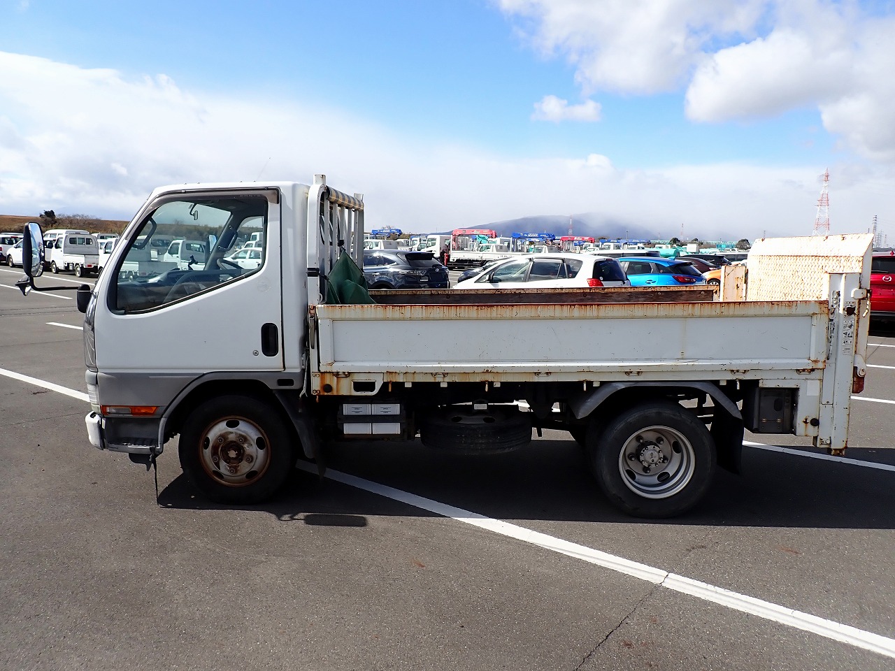 MITSUBISHI Canter