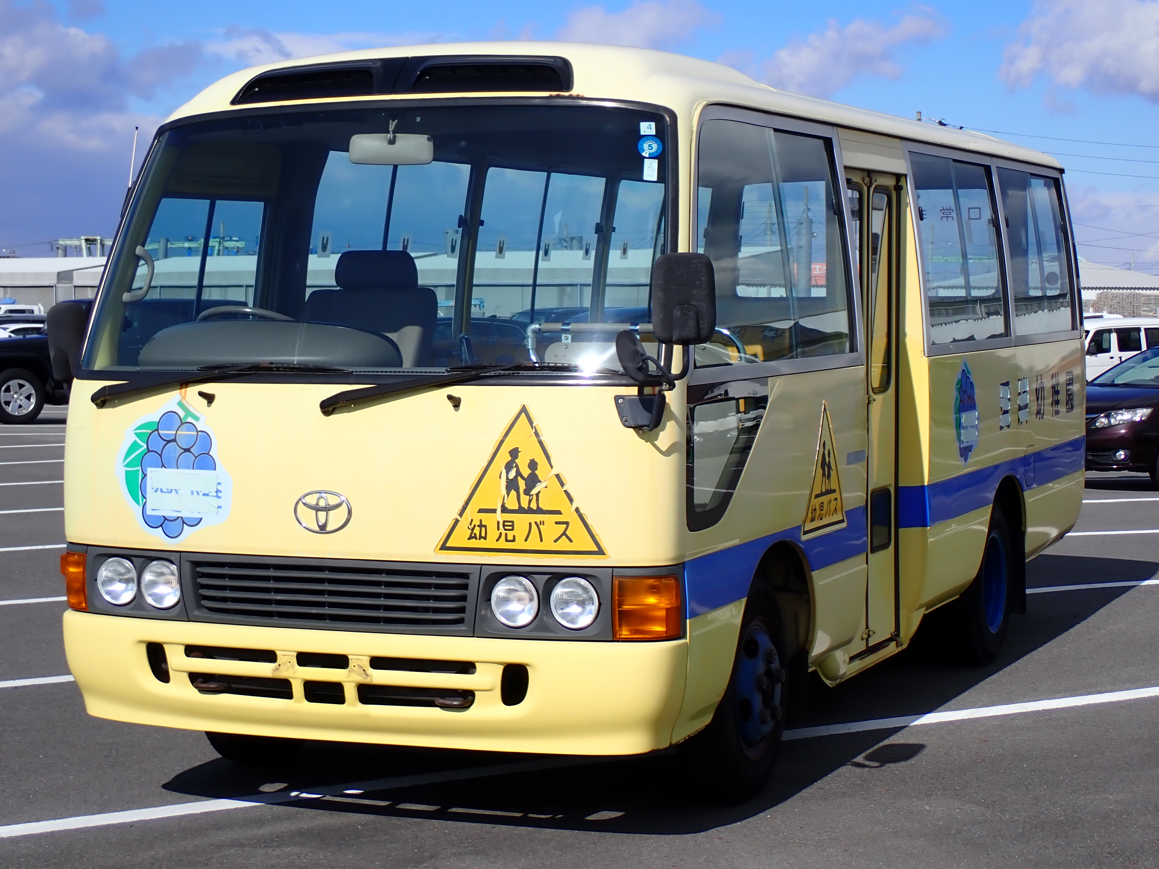 TOYOTA Coaster