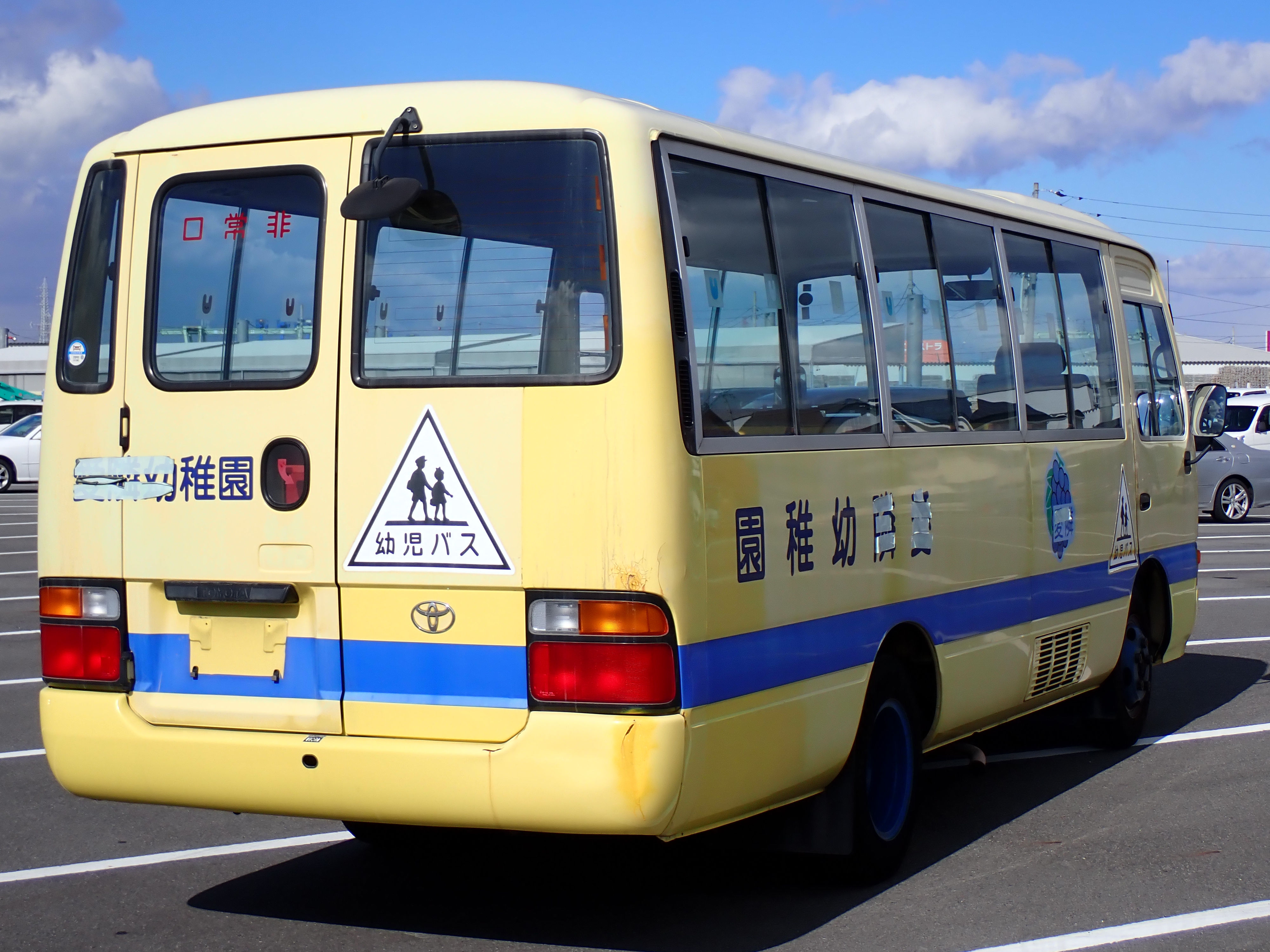 TOYOTA Coaster