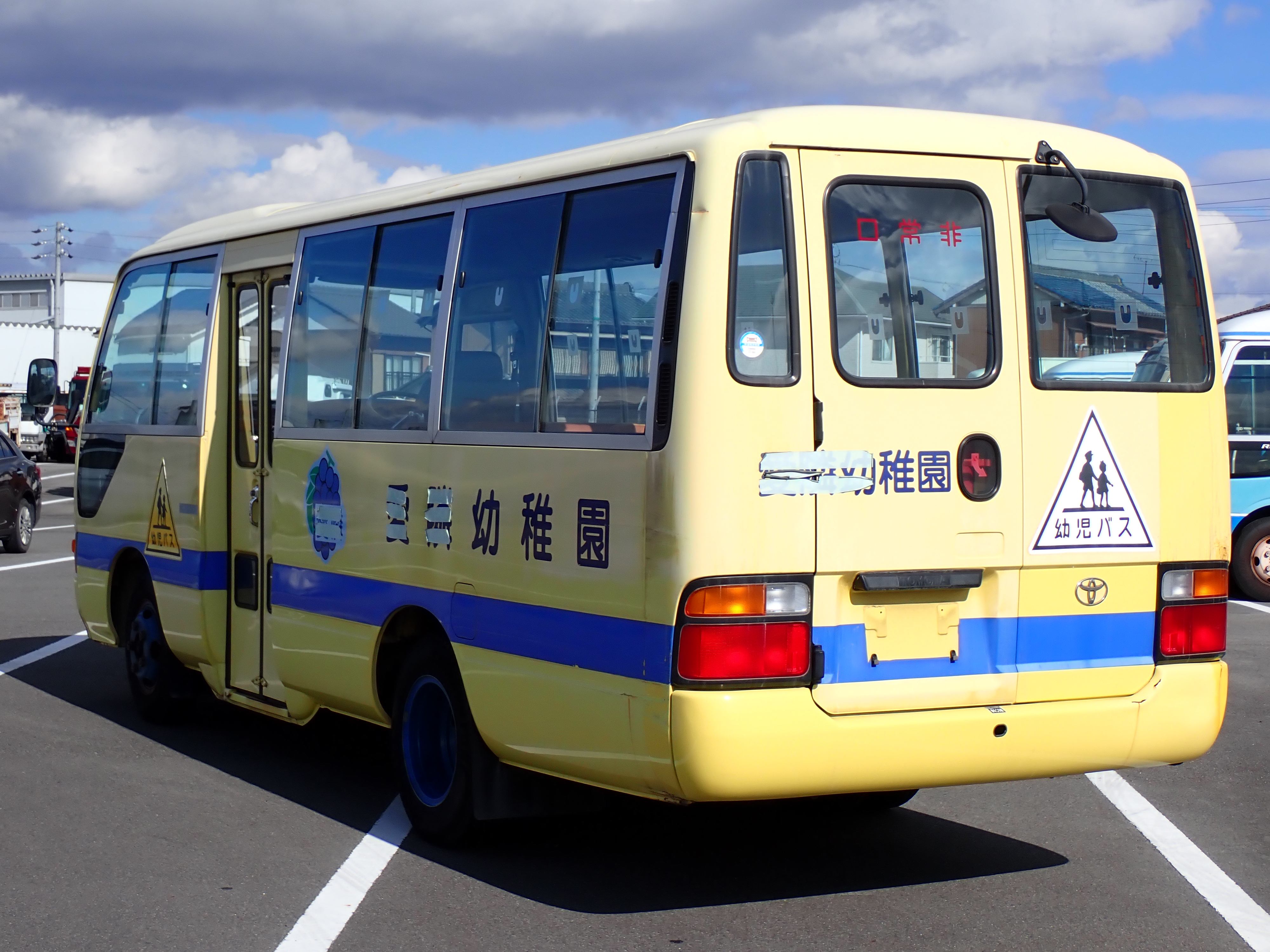 TOYOTA Coaster