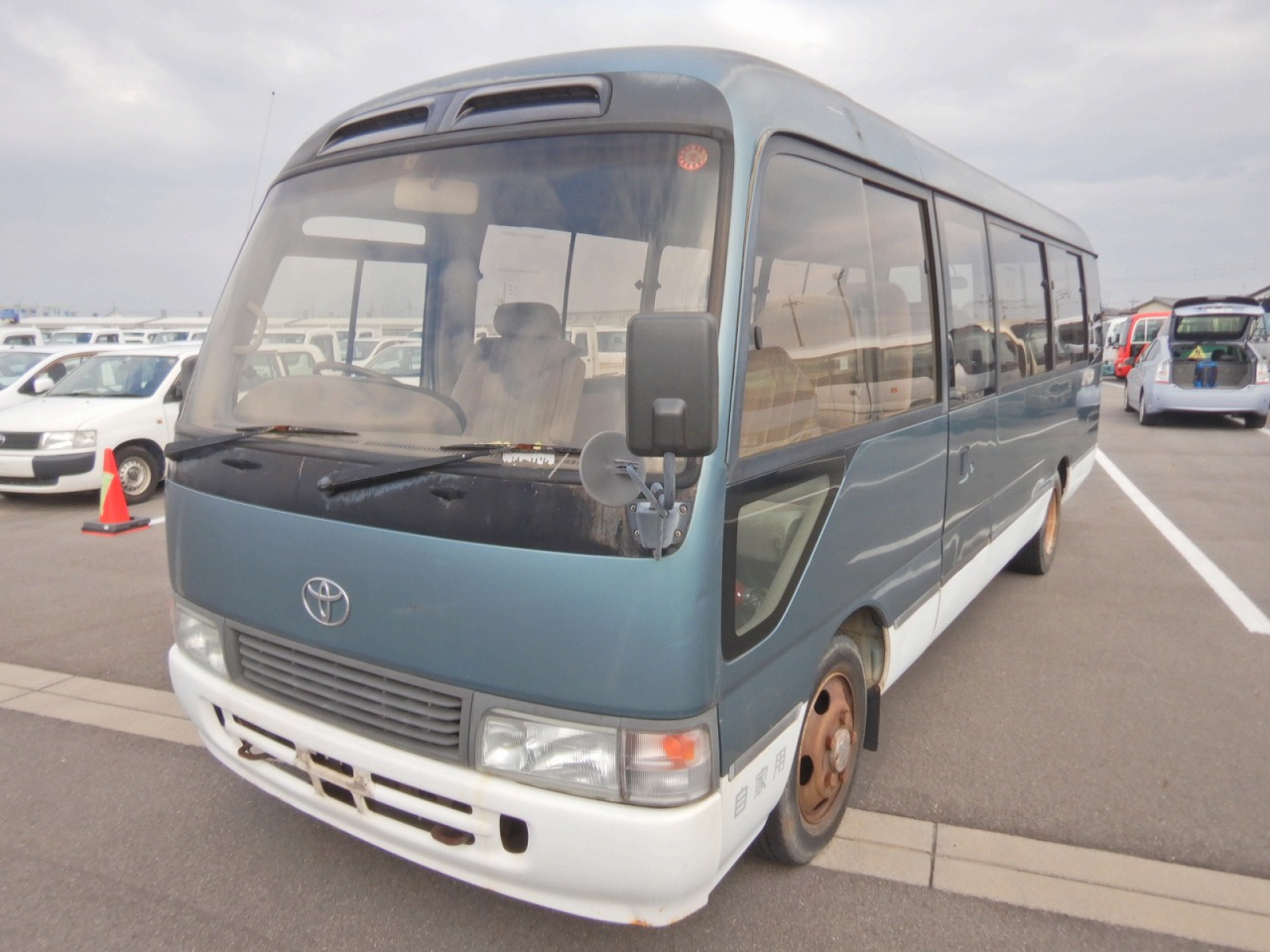 TOYOTA Coaster