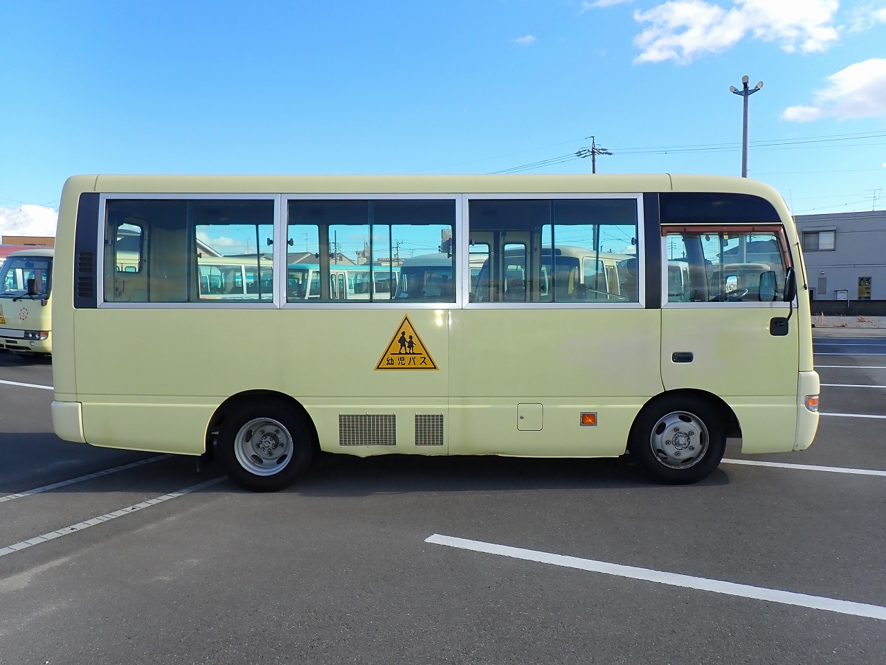 NISSAN Civilian Bus