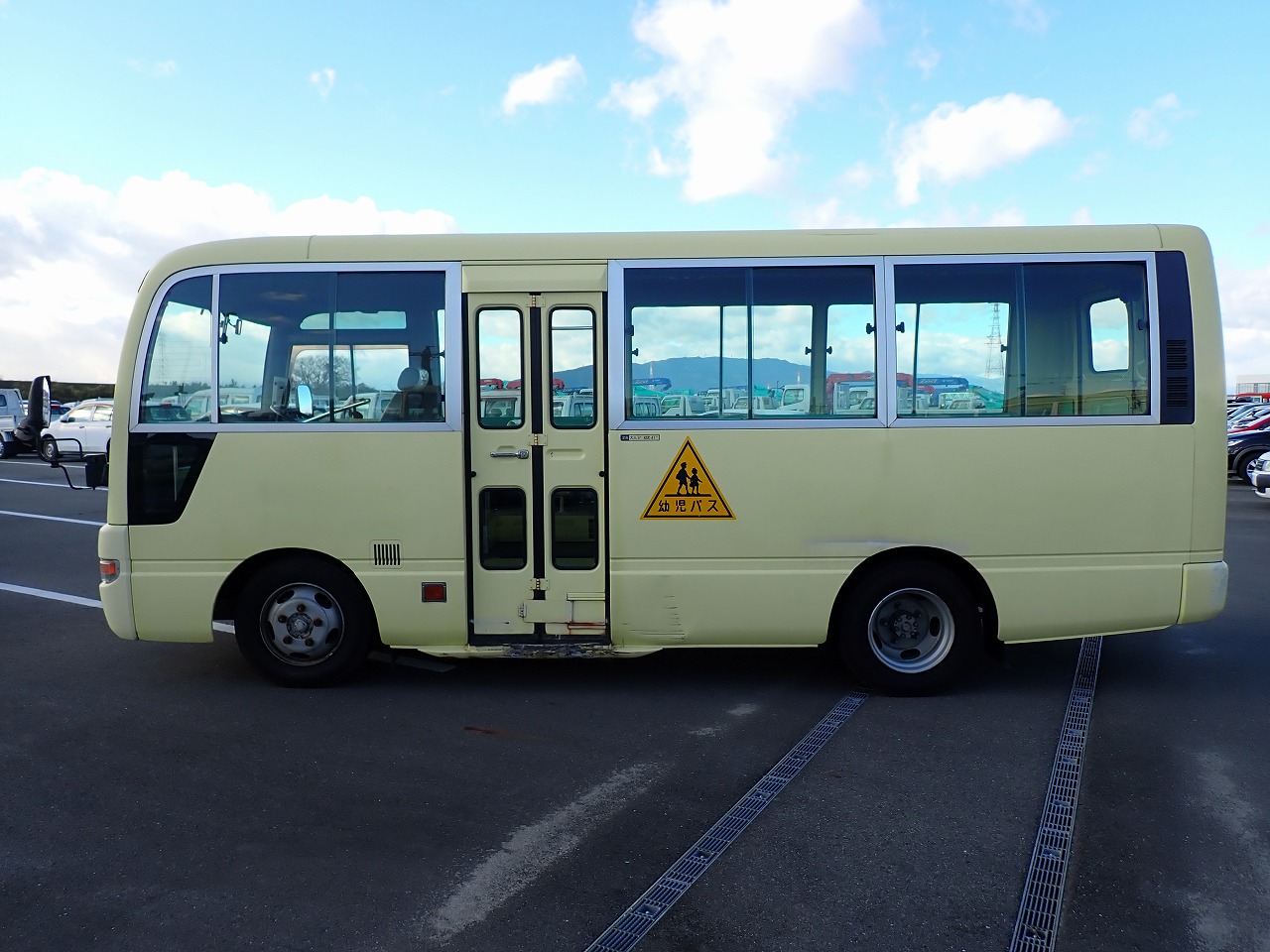 NISSAN Civilian Bus