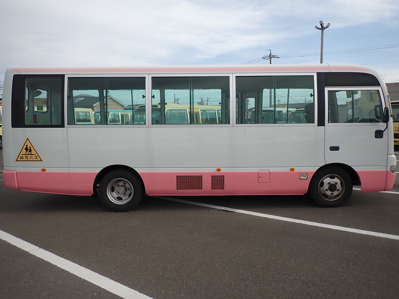 NISSAN Civilian Bus