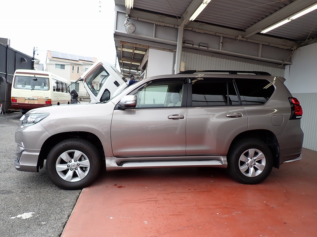 TOYOTA Land Cruiser Prado