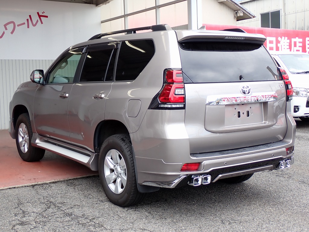 TOYOTA Land Cruiser Prado