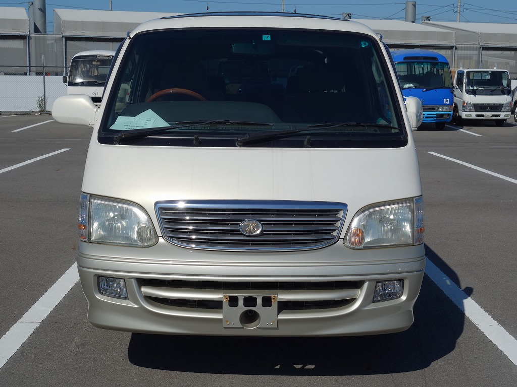 TOYOTA Hiace Wagon