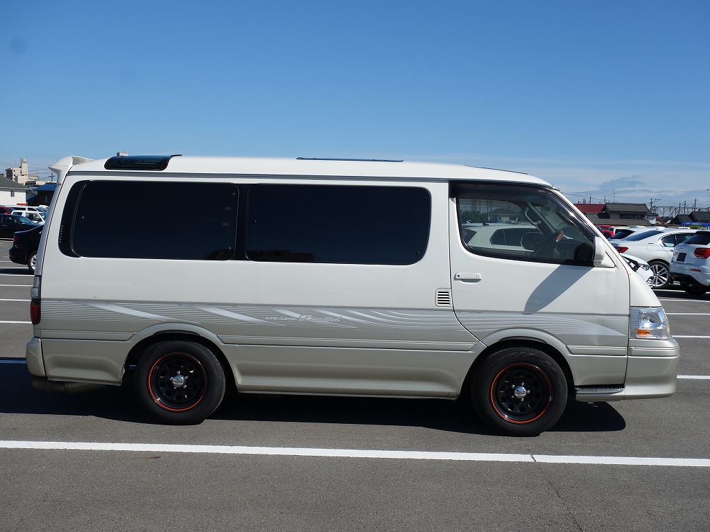 TOYOTA Hiace Wagon