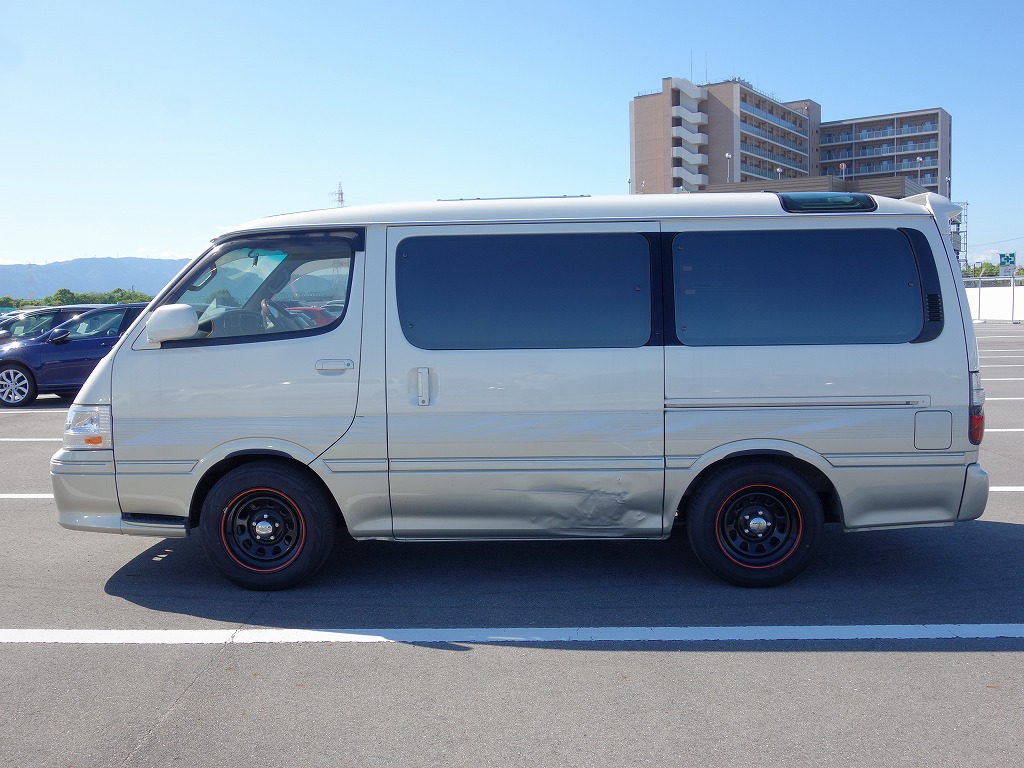 TOYOTA Hiace Wagon