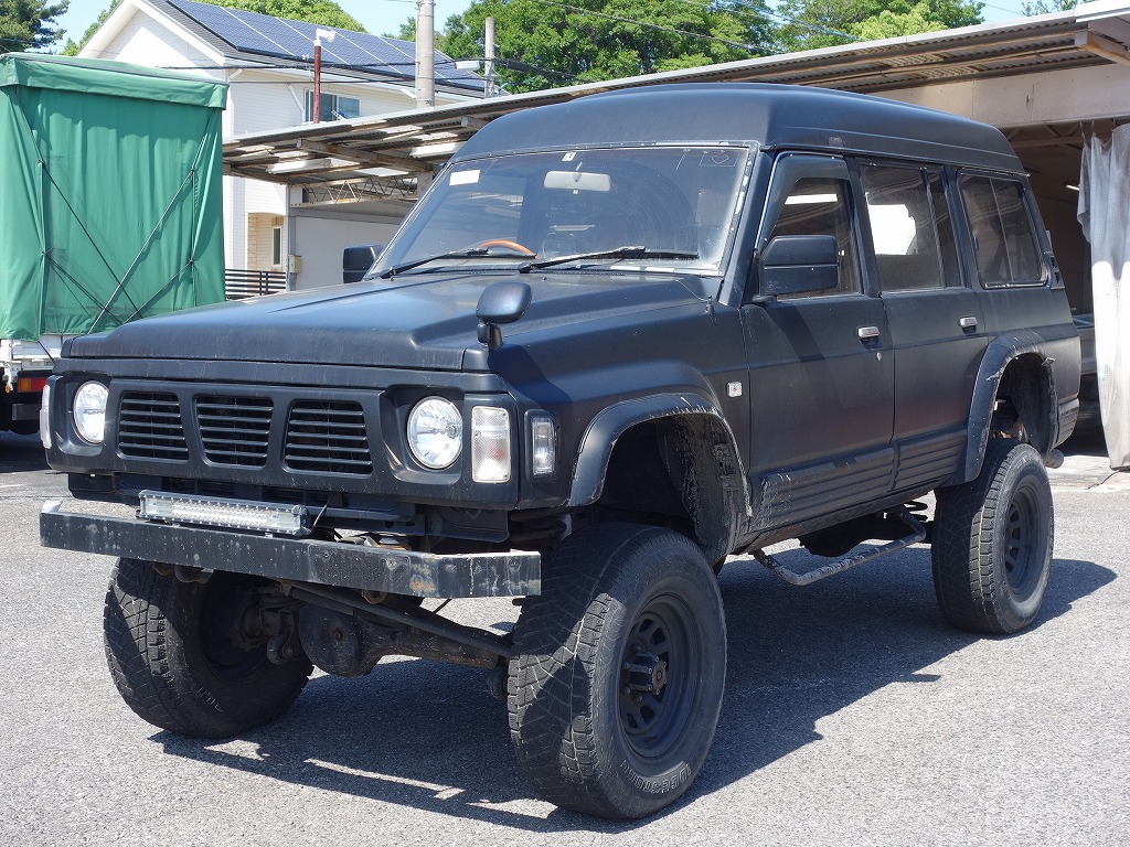 NISSAN Safari