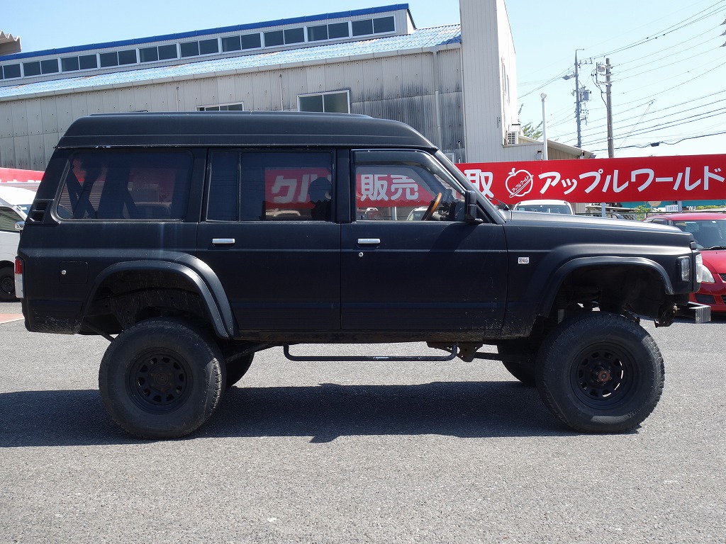 NISSAN Safari