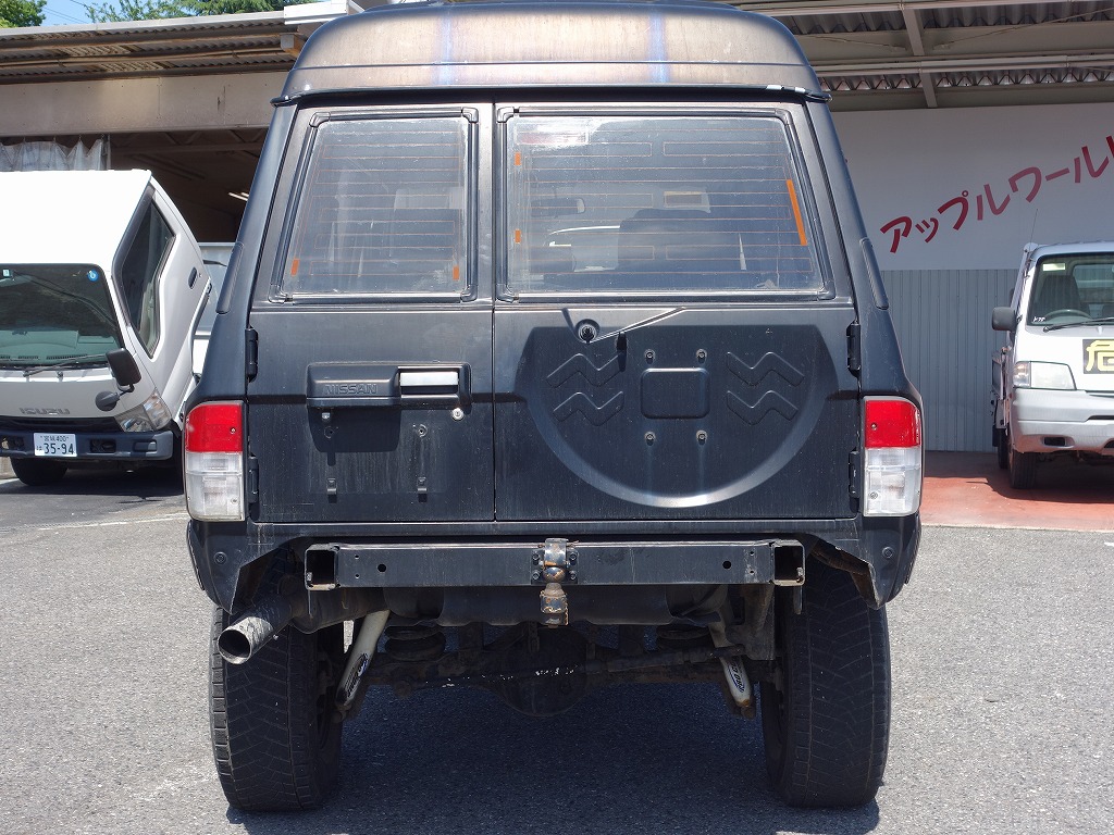 NISSAN Safari