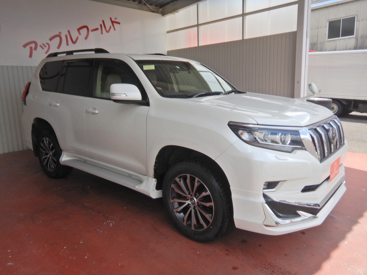 TOYOTA Land Cruiser Prado