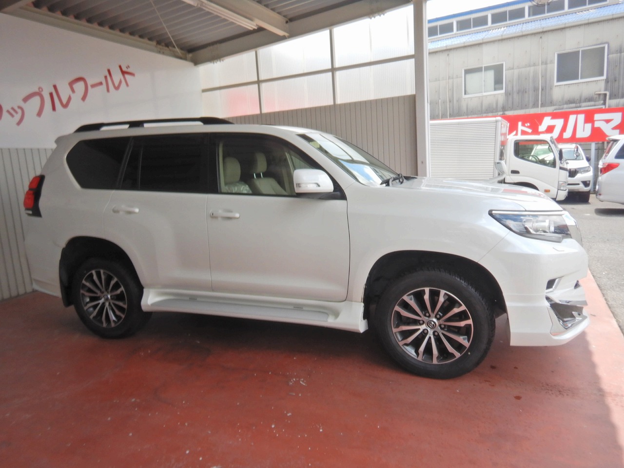 TOYOTA Land Cruiser Prado