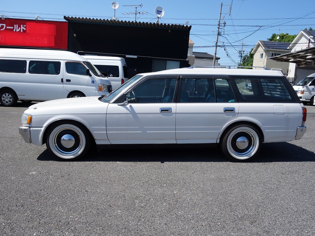 TOYOTA Crown Station Wagon