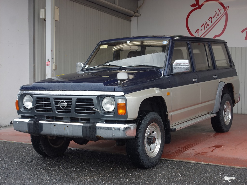 NISSAN Safari