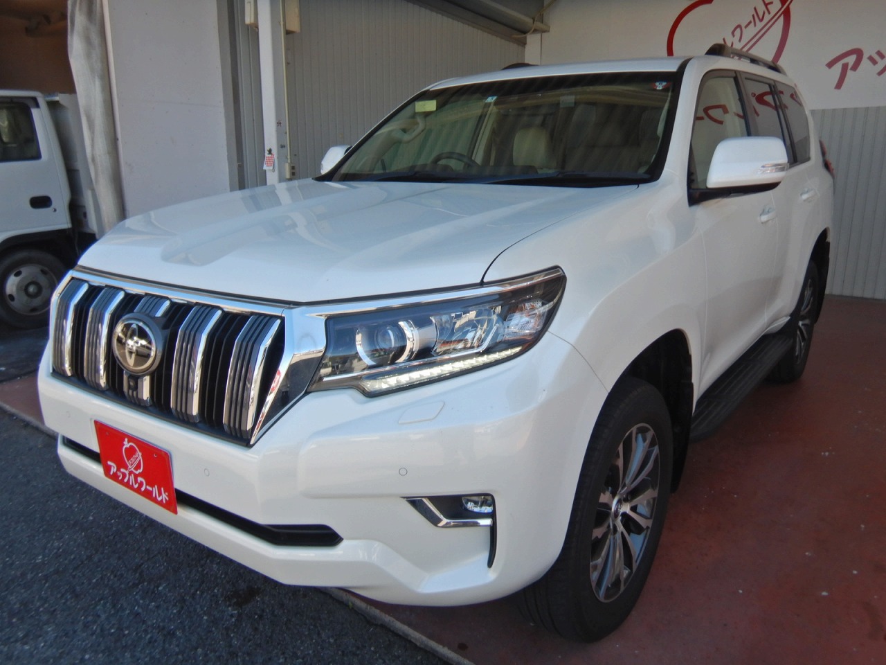 TOYOTA Land Cruiser Prado