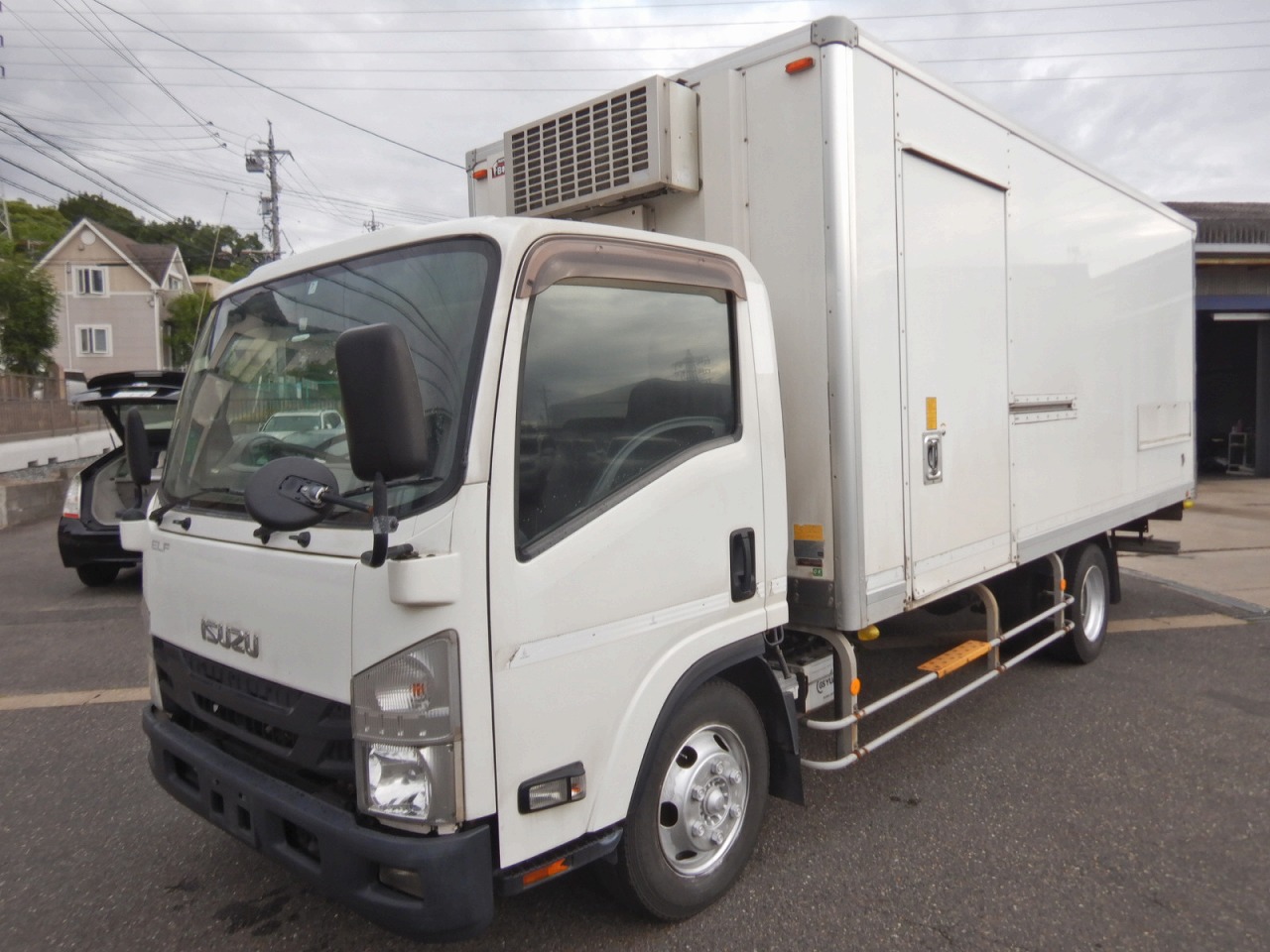 ISUZU Elf Truck