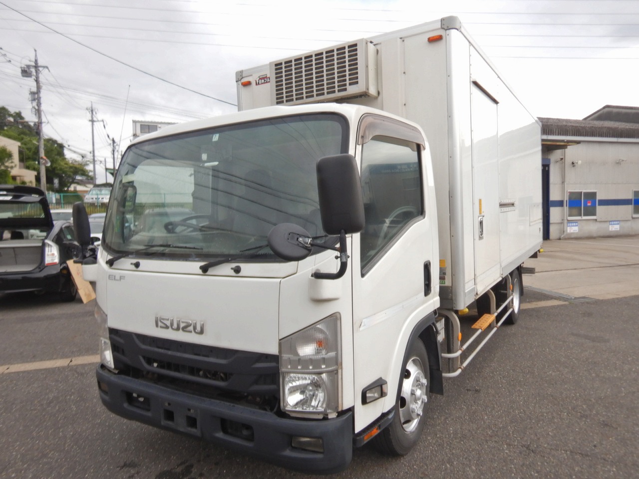 ISUZU Elf Truck