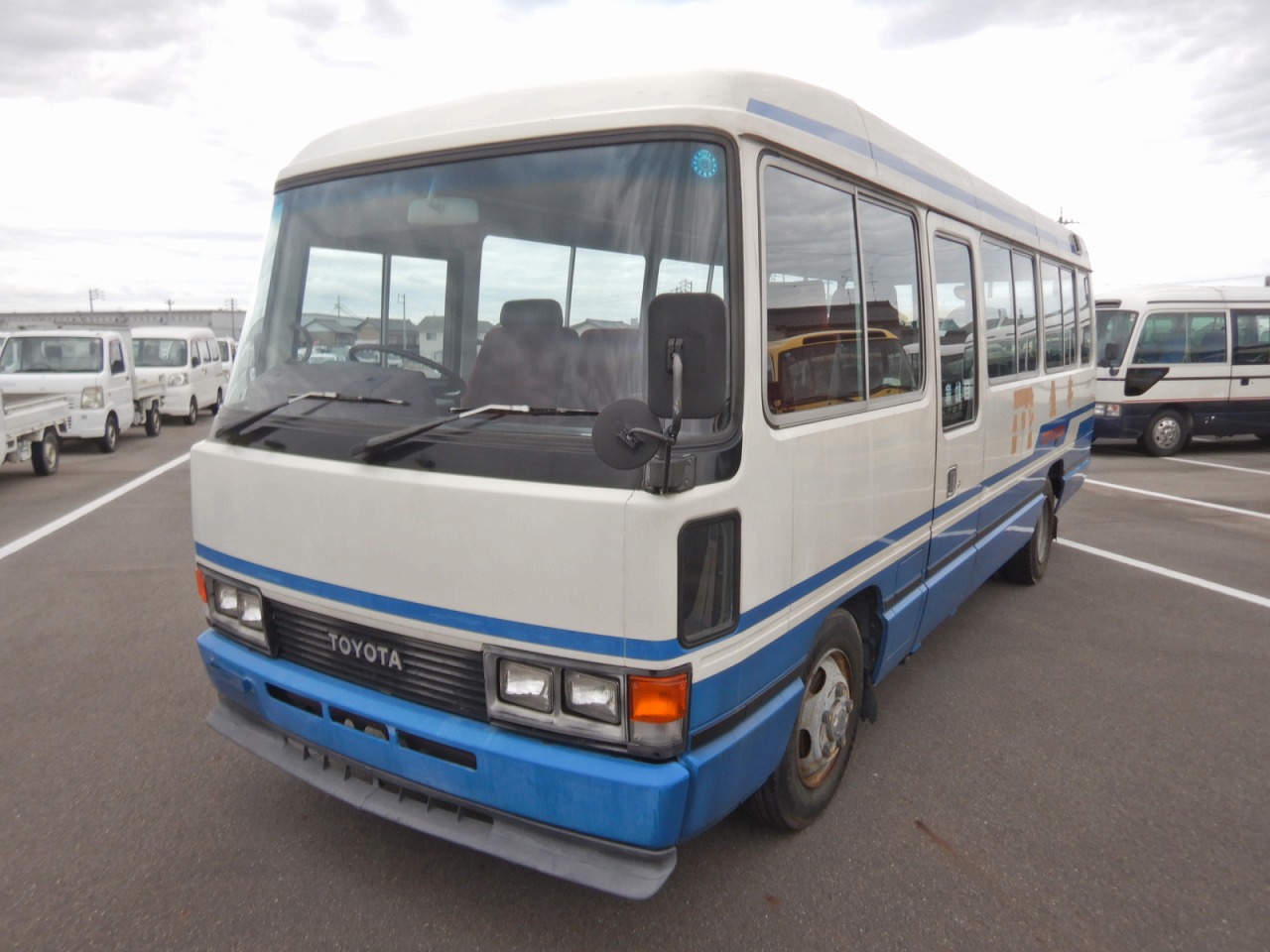 TOYOTA Coaster