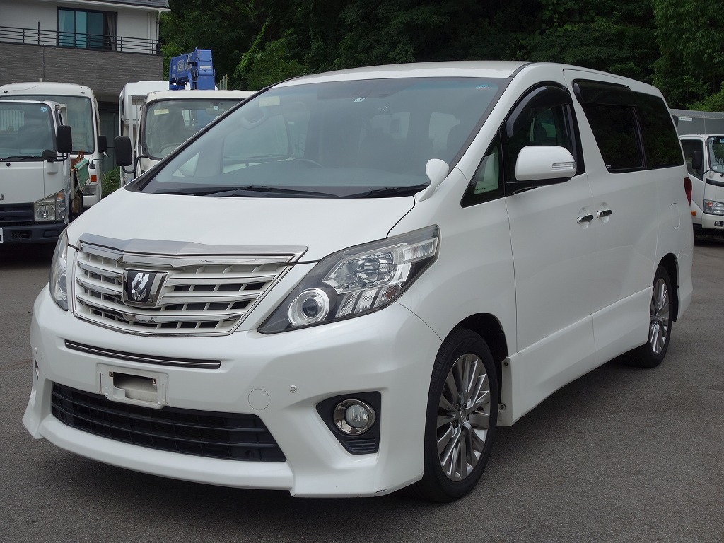 TOYOTA Alphard