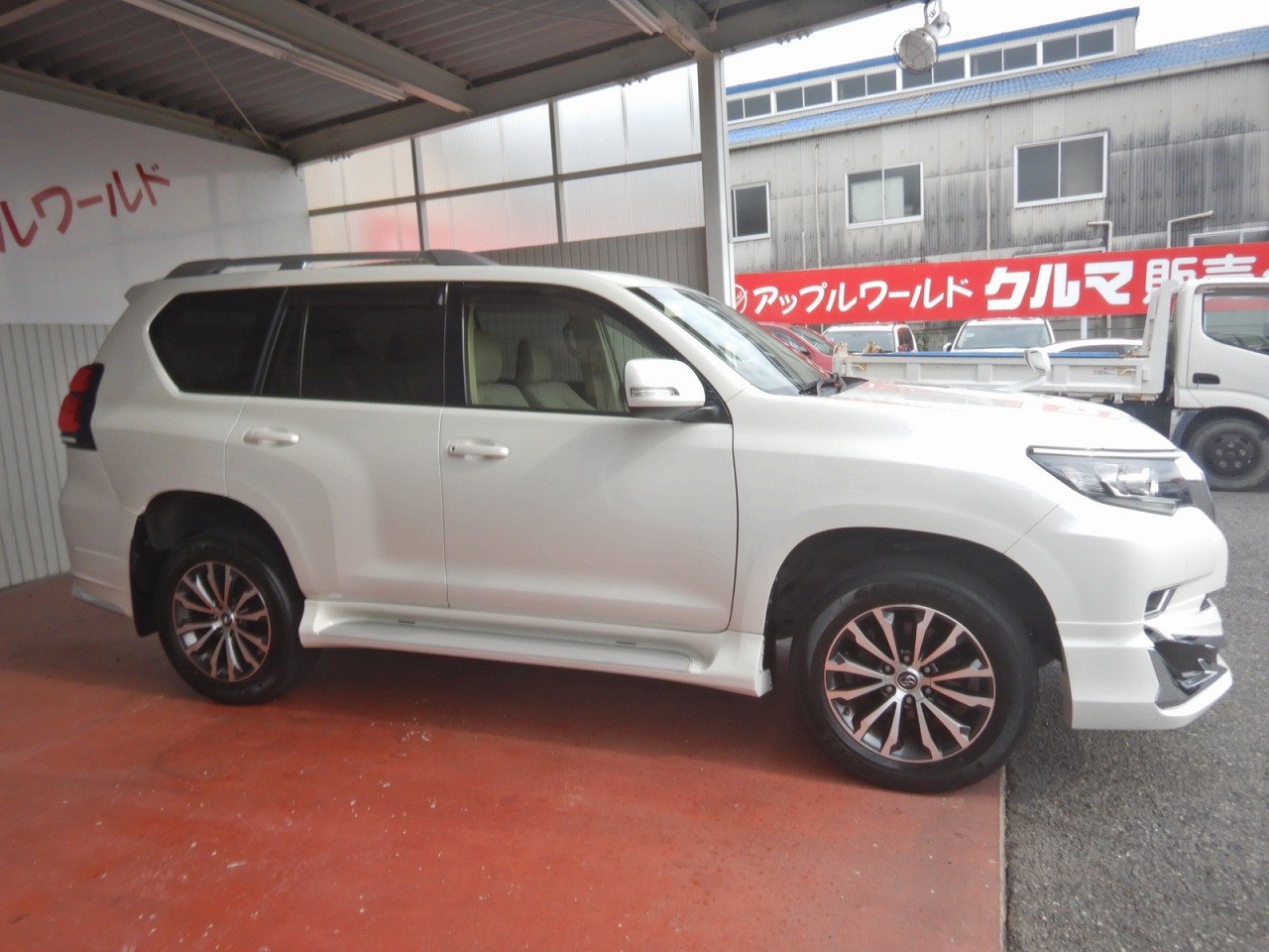 TOYOTA Land Cruiser Prado