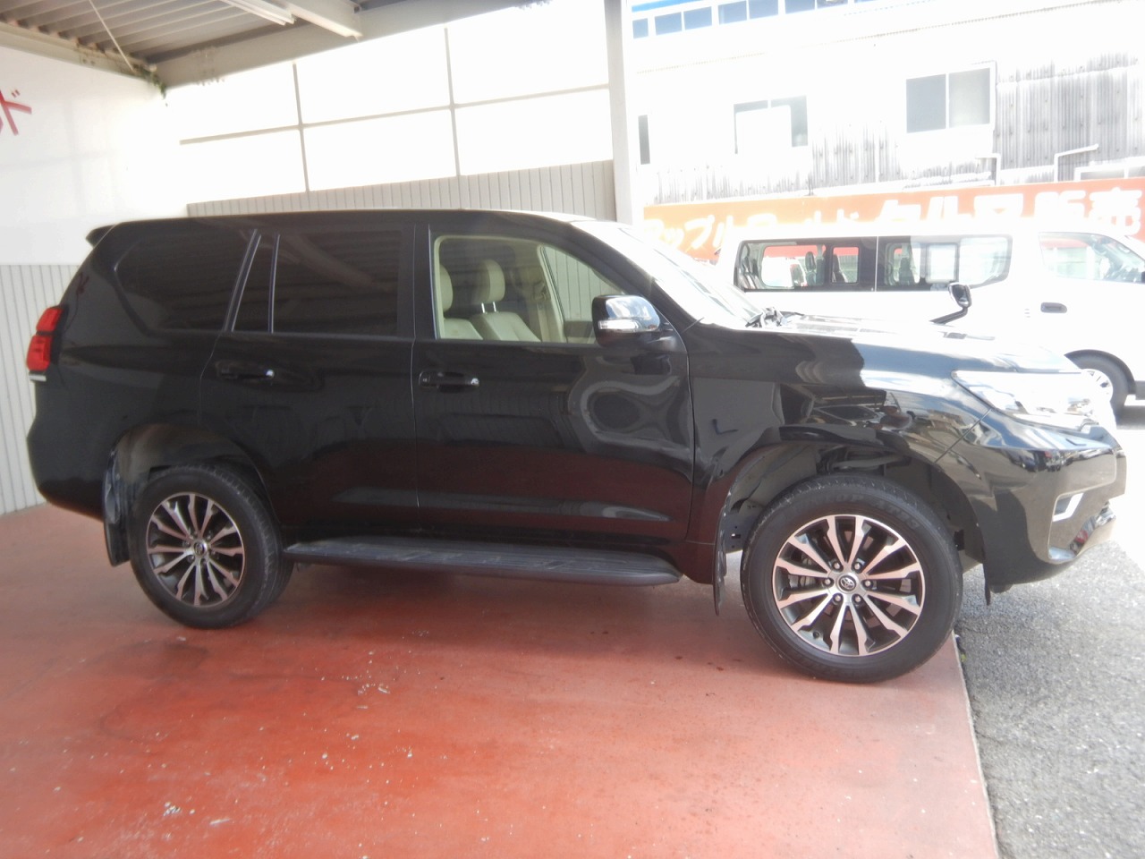 TOYOTA Land Cruiser Prado