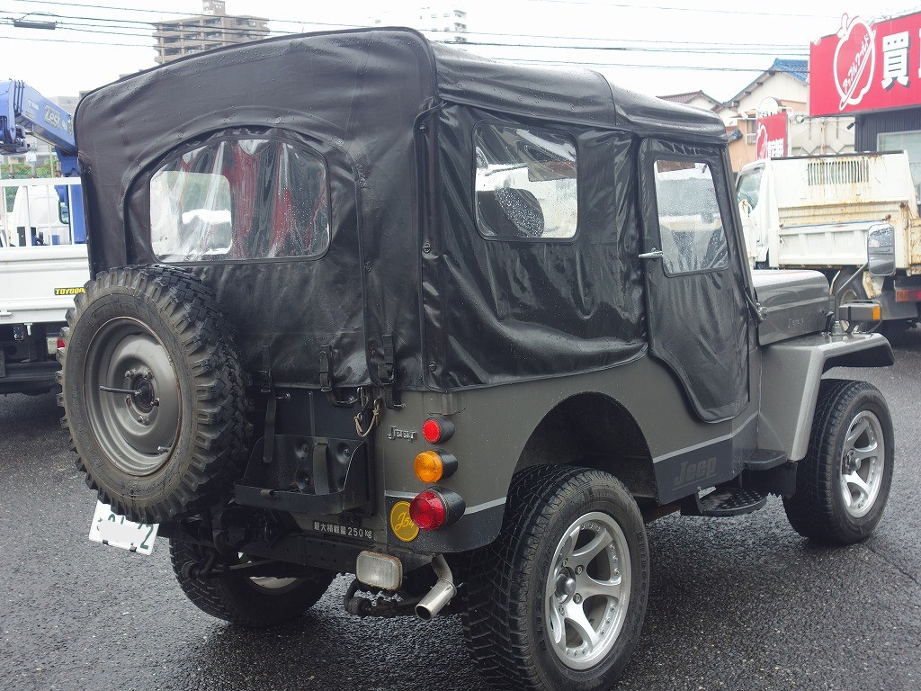 MITSUBISHI Jeep