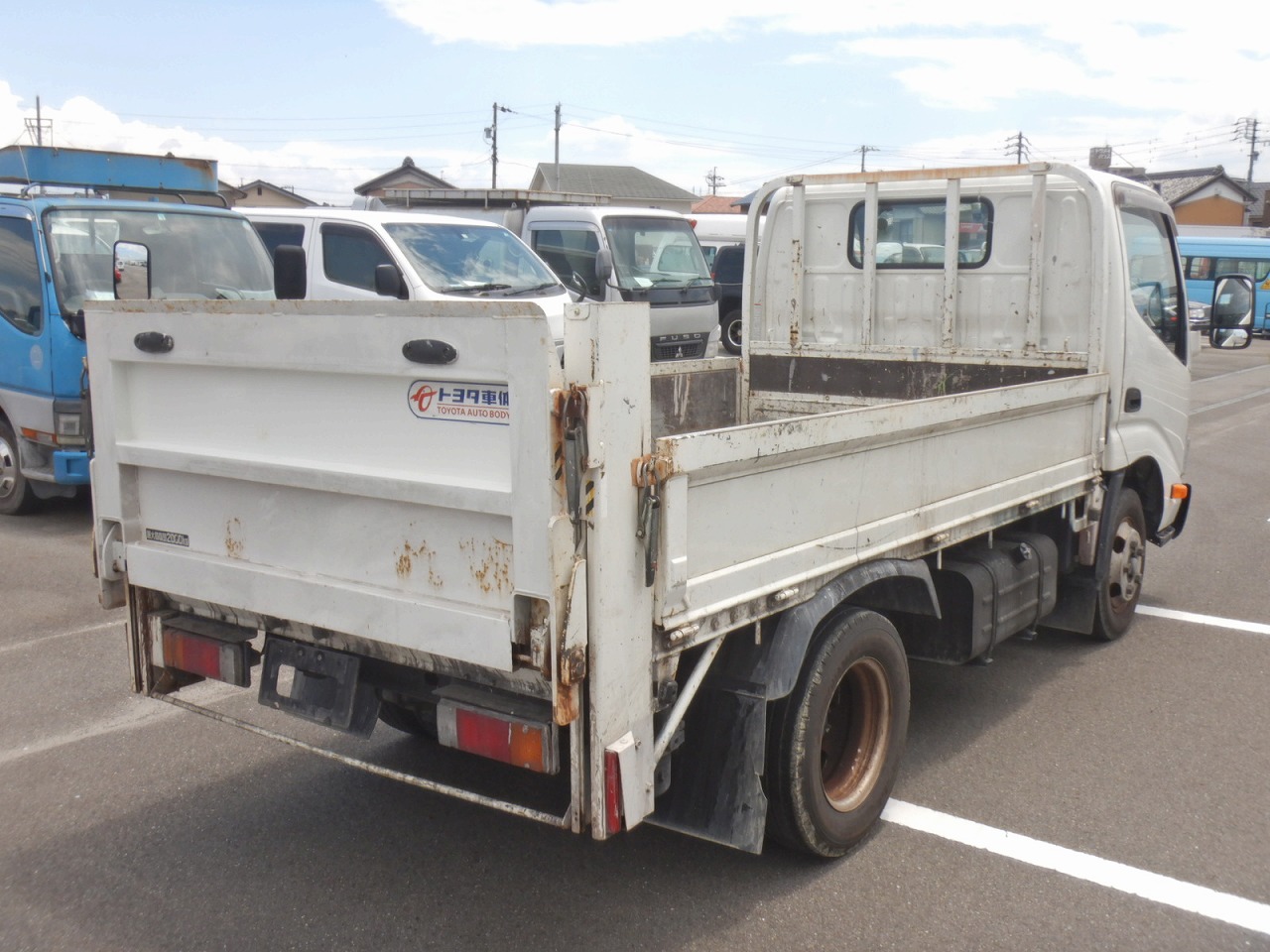 TOYOTA Dyna Truck