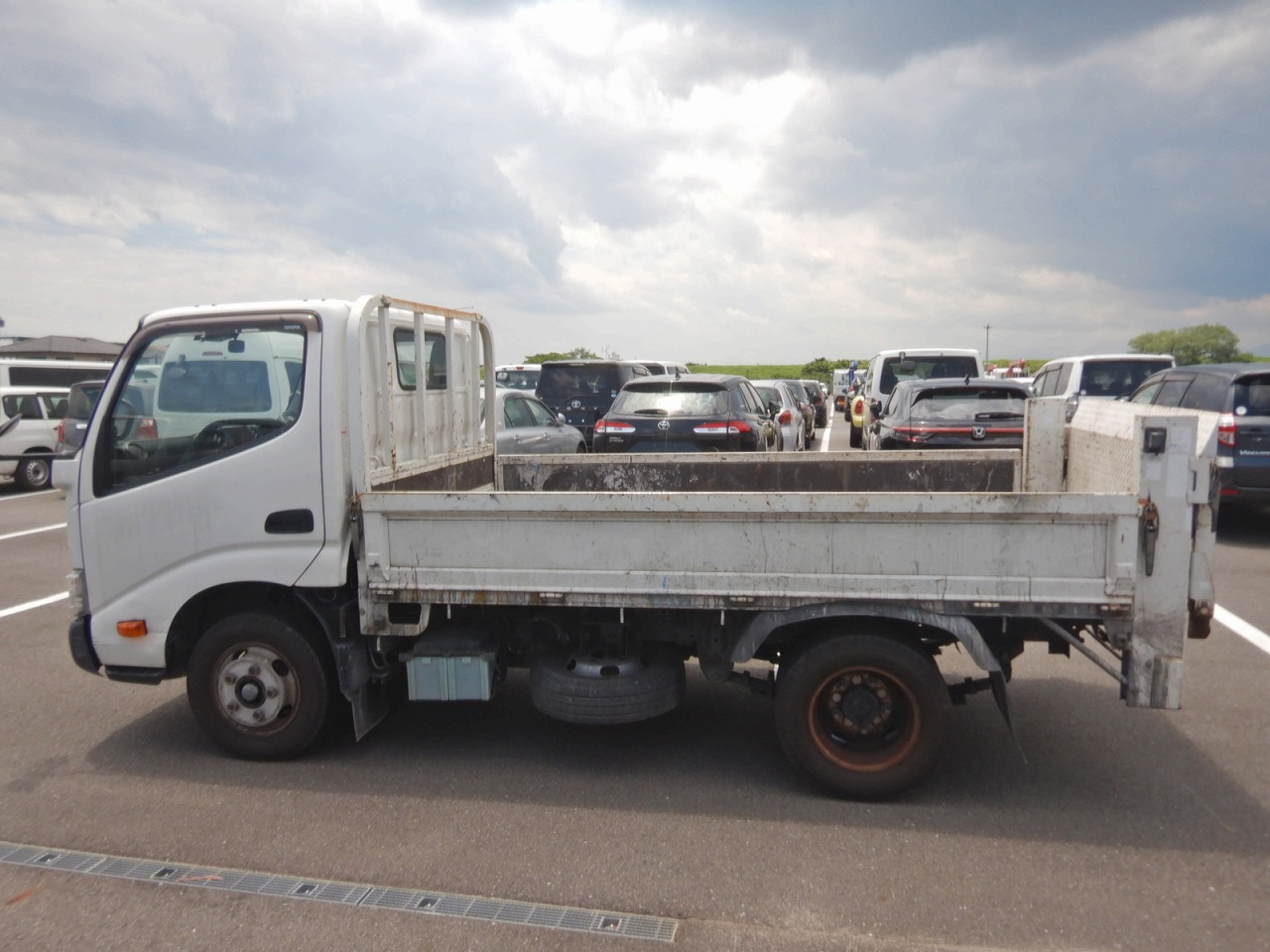 TOYOTA Dyna Truck