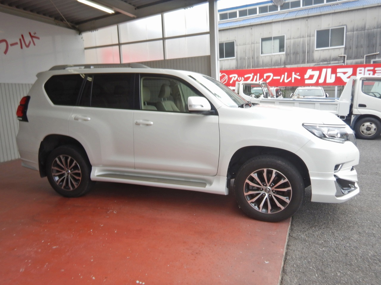 TOYOTA Land Cruiser Prado