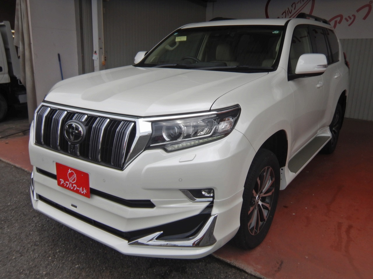 TOYOTA Land Cruiser Prado