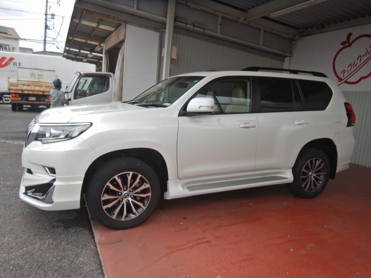 TOYOTA Land Cruiser Prado