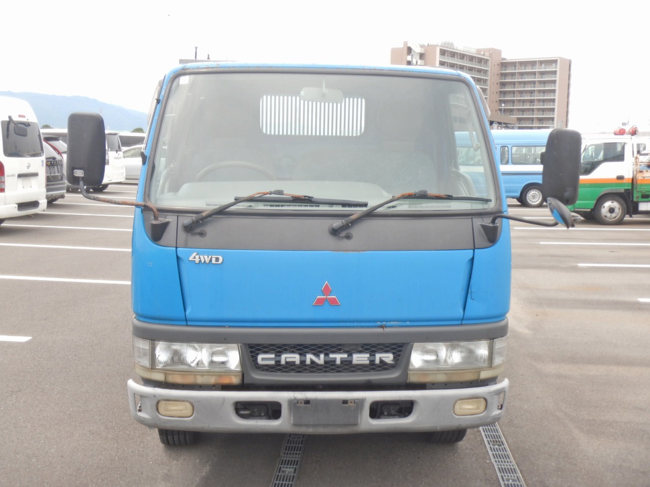 MITSUBISHI Canter