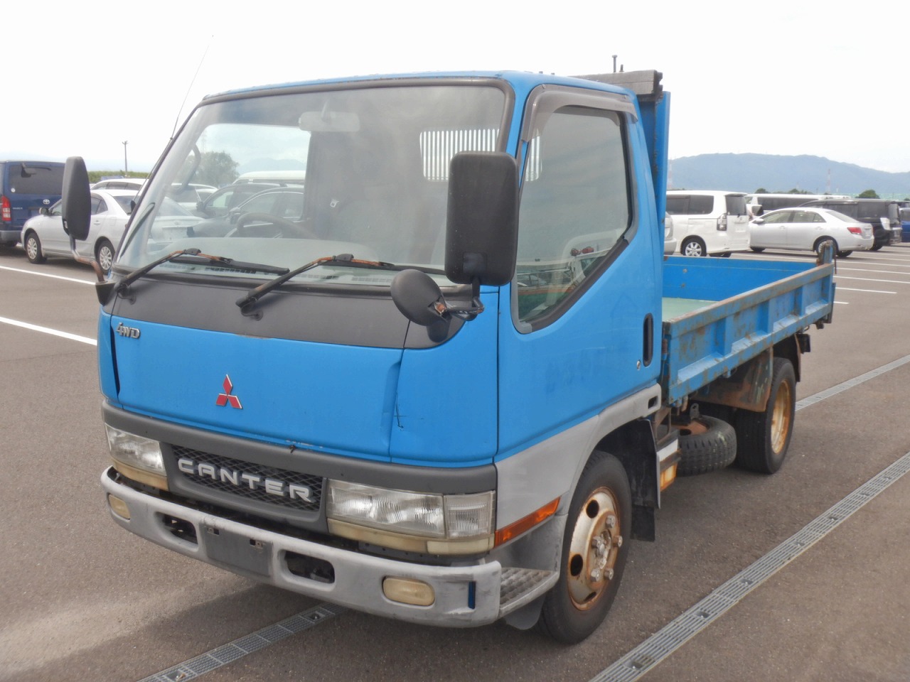 MITSUBISHI Canter