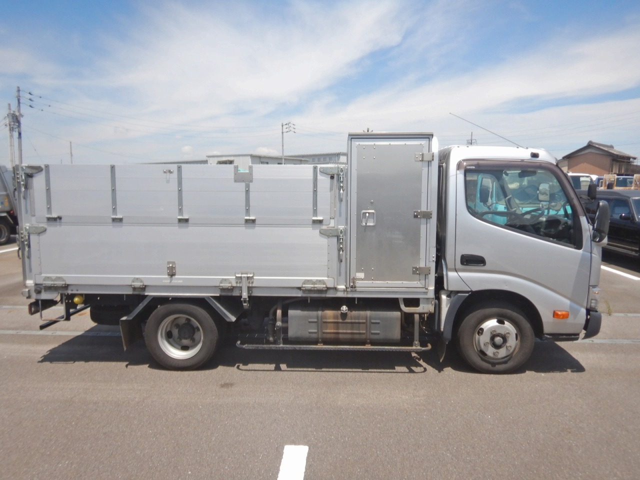 TOYOTA Dyna Truck