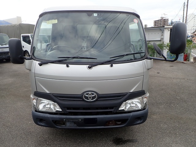 TOYOTA Dyna Truck