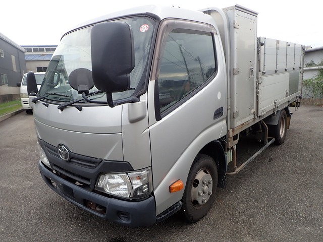 TOYOTA Dyna Truck