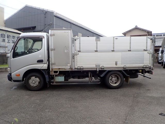 TOYOTA Dyna Truck