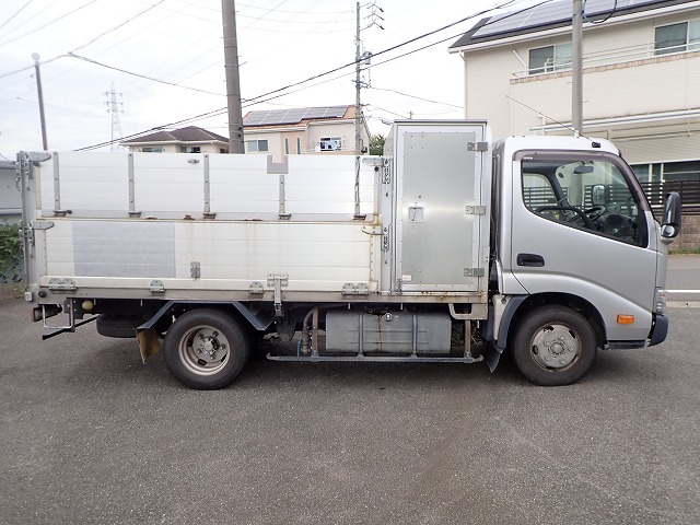 TOYOTA Dyna Truck