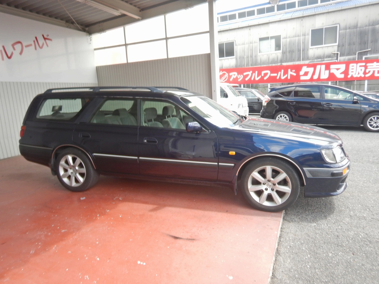 NISSAN Stagea