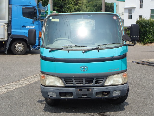 TOYOTA Dyna Truck