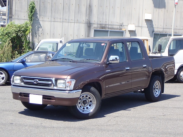 TOYOTA Hilux Sports Pickup