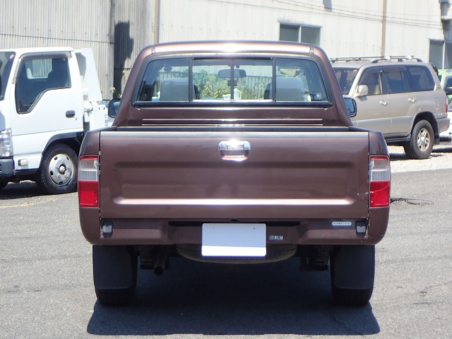 TOYOTA Hilux Sports Pickup