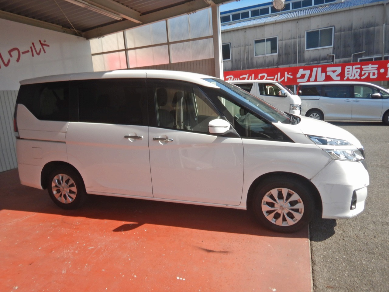 NISSAN Serena