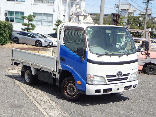 TOYOTA Dyna Truck